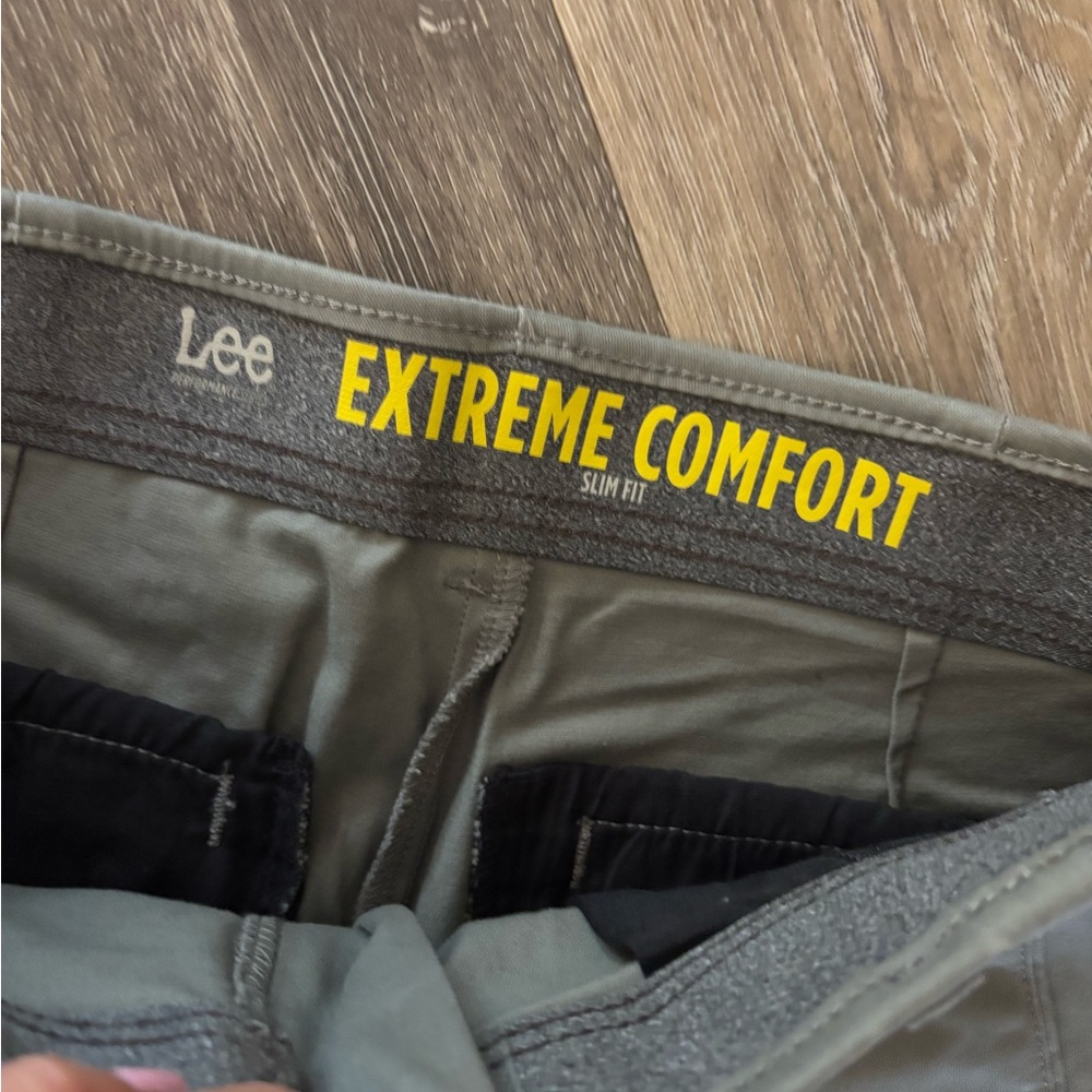 Men's Lee Extreme Comfort Slim Fit Pants Gray Sz 32X34 NWOT - Picture 4 of 10